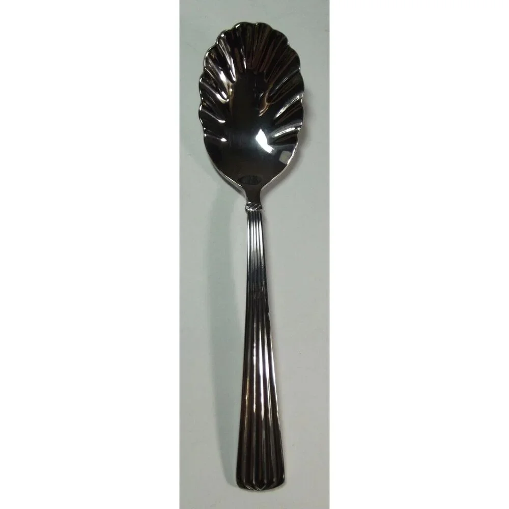Reed & Barton Sugar Shell Spoon TRINITY HALL 18/10 stainless 6.5